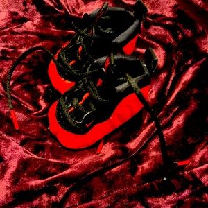Nike crib Habanero Red